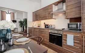 Elegant 3Bed Apartment In Kensington Olympia